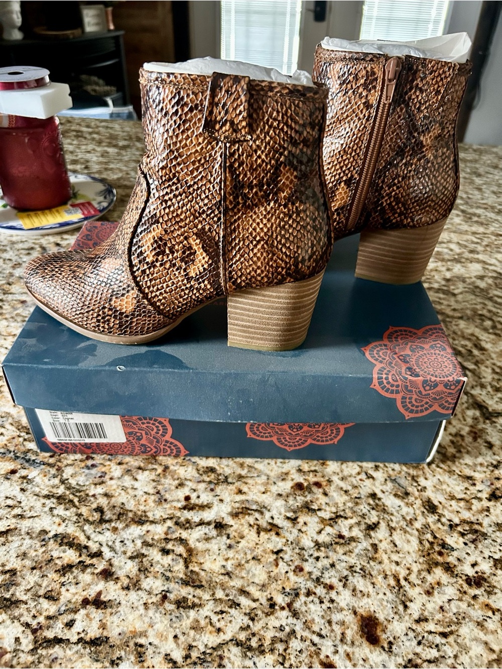 Carlos Rowan Snake Print Ankle Bootie Pointed Toe Zip Brown Women’s 7.5